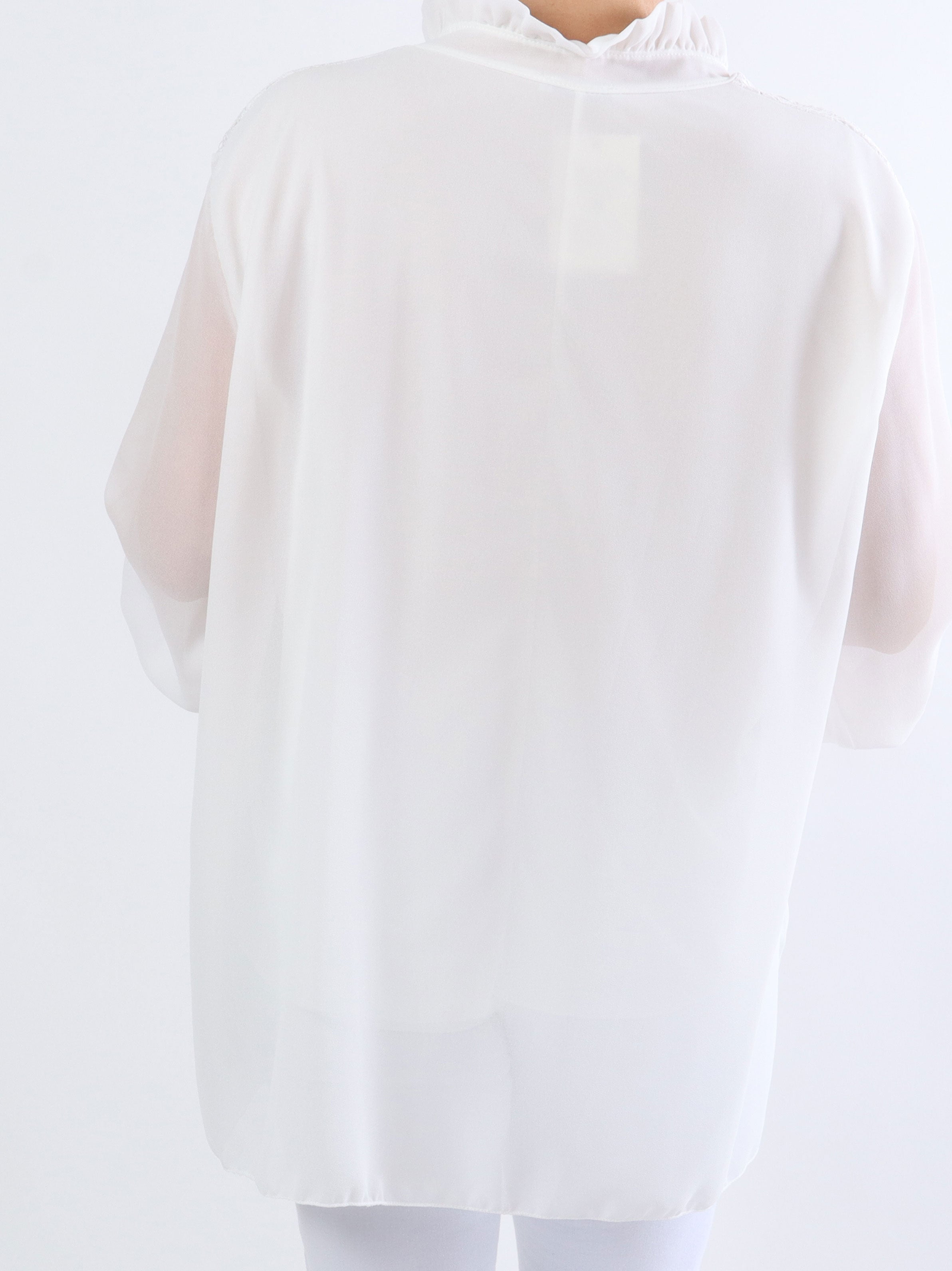 Iris - Söt plus size topp med spets och veck